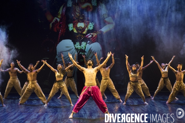 A passage to bollywood de ashley lobo