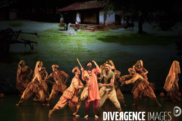A passage to bollywood de ashley lobo