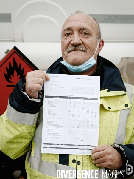 Blocage du dépot pétrolier de Saint-Pierre-des-Corps par les transporteurs routiers en grève