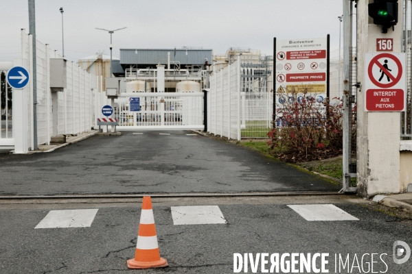 Blocage du dépot pétrolier de Saint-Pierre-des-Corps par les transporteurs routiers en grève