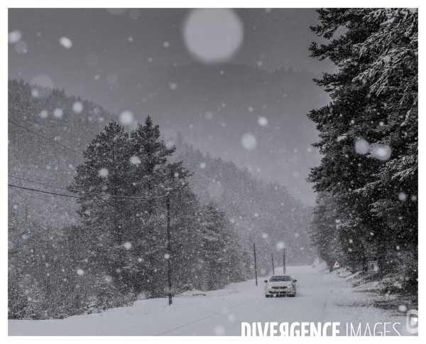 Le long de la Transbassealpine Digne-Nice ( jour de neige )