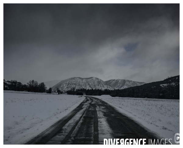 Le long de la Transbassealpine Digne-Nice ( jour de neige )