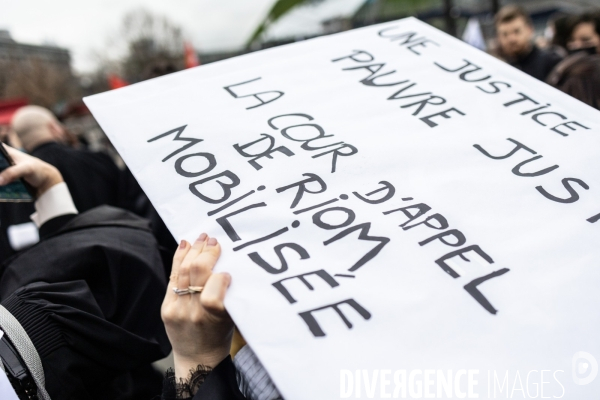 Manifestation du monde de la justice