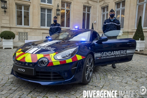 Des Alpine A110 pour les interventions rapides de la gendarmerie nationale.