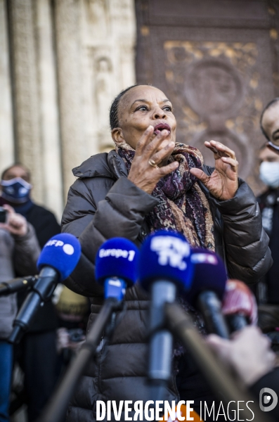 Premier deplacement de christiane taubira, a saint denis.