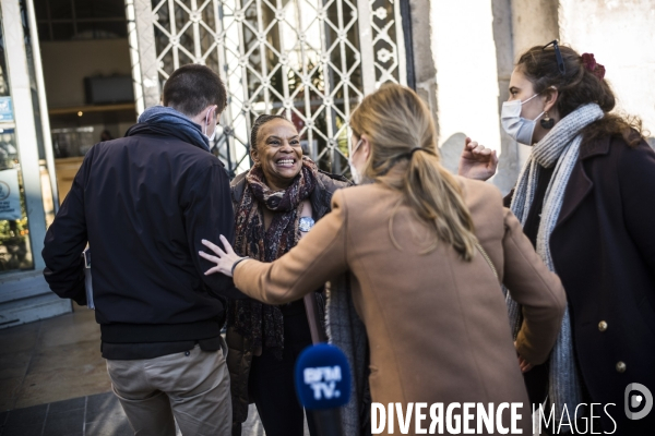 Premier deplacement de christiane taubira, a saint denis.