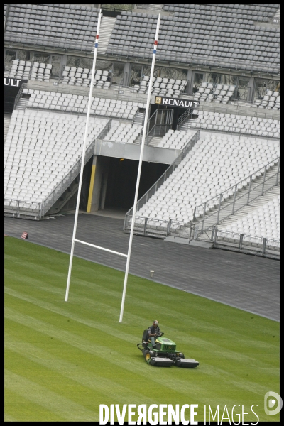 Jean louis borloo veut faire de la coupe du monde de rugby un evenement ecologique.