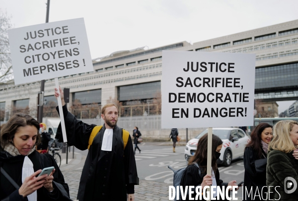 Manifestation des magistrats greffiers et avocats contre une justice à bout de souffle