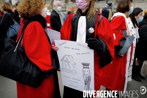 Manifestation des magistrats greffiers et avocats contre une justice à bout de souffle