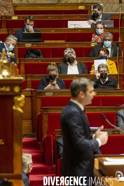 Discussion sur la transformation du Pass sanitaire en Pass vaccinal à l Assemblée.