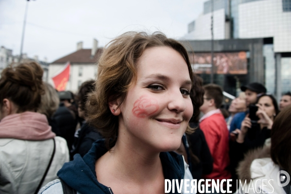 Hollande in, Sarkozy out, place de la bastille, Paris, 06/05/2012