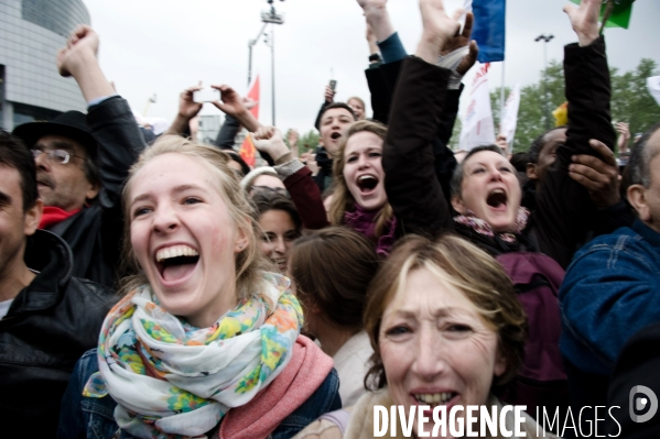 Hollande in, Sarkozy out, place de la bastille, Paris, 06/05/2012