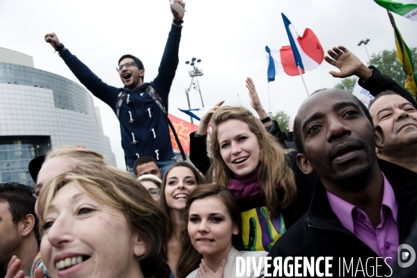 Hollande in, Sarkozy out, place de la bastille, Paris, 06/05/2012