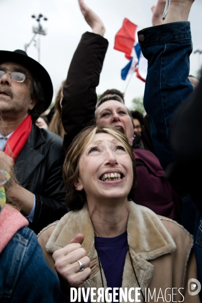 Hollande in, Sarkozy out, place de la bastille, Paris, 06/05/2012