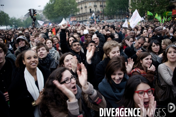 Hollande in, Sarkozy out, place de la bastille, Paris, 06/05/2012