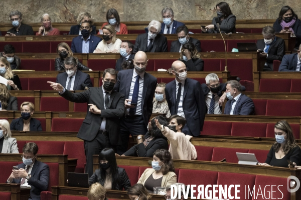 Débat sur le pass vaccinal à l assemblée nationale.