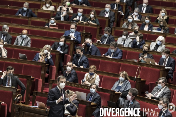 Débat sur le pass vaccinal à l assemblée nationale.