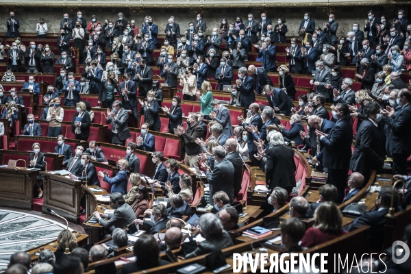 Débat sur le pass vaccinal à l assemblée nationale.