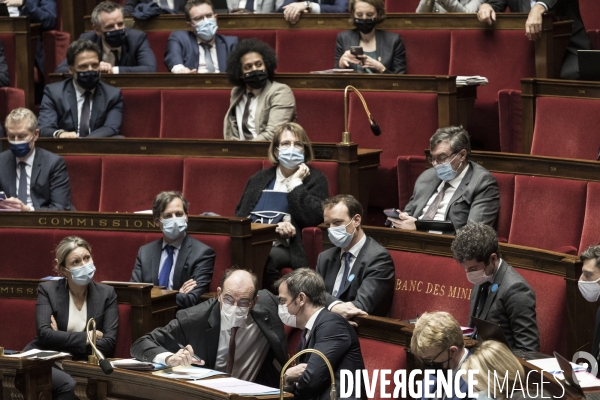 Débat sur le pass vaccinal à l assemblée nationale.