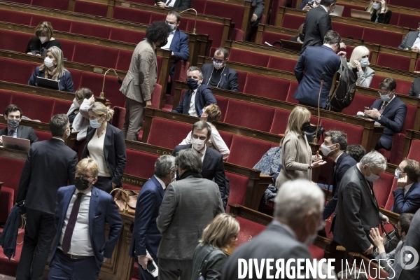 Débat sur le pass vaccinal à l assemblée nationale.