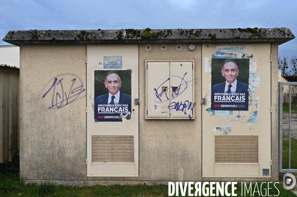 Affiches  d Eric Zemmour dans le Loir-et-Cher, (circonscription de Guillaume Peltier) pour la présidentielle de 2022