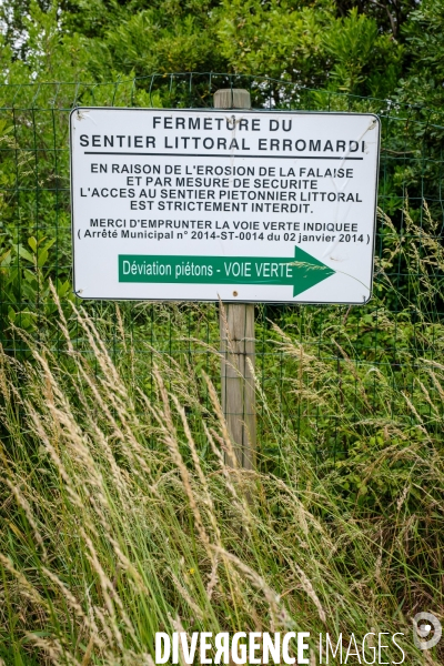 Campagne de mesure de l erosion du littoral par les techniciens de l Observatoire de la Cote Aquitaine.