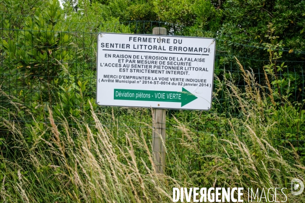 Campagne de mesure de l erosion du littoral par les techniciens de l Observatoire de la Cote Aquitaine.