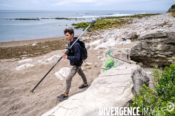 Campagne de mesure de l erosion du littoral par les techniciens de l Observatoire de la Cote Aquitaine.