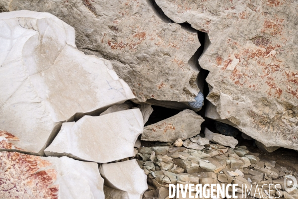 Campagne de mesure de l erosion du littoral par les techniciens de l Observatoire de la Cote Aquitaine.