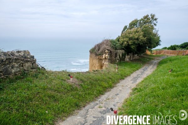 Campagne de mesure de l erosion du littoral par les techniciens de l Observatoire de la Cote Aquitaine.