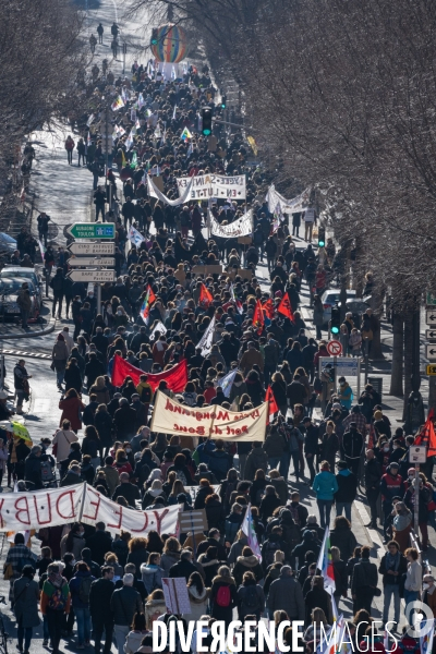 Grève de l éducation nationale face à la crise à Marseille