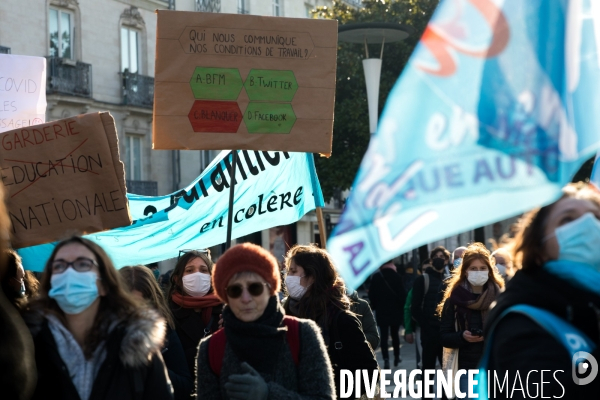 Manifestation des enseignants contre les mesures sanitaires à Nantes