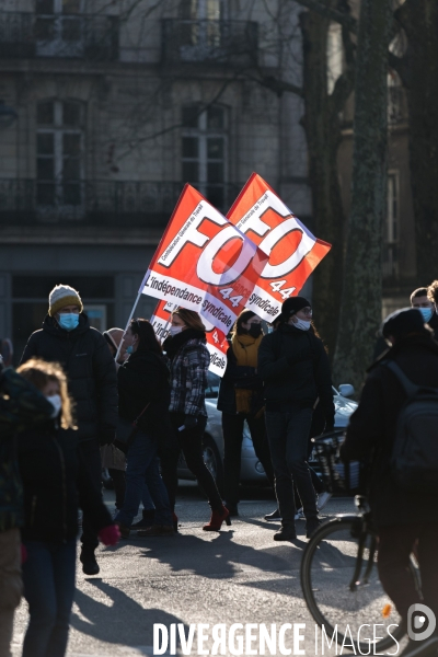 Manifestation des enseignants contre les mesures sanitaires à Nantes