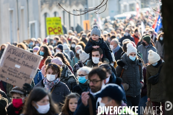 Manifestation des enseignants contre les mesures sanitaires à Nantes