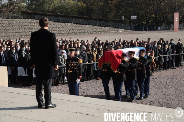 Ceremonie d inhumation d hubert germain au mont valerien