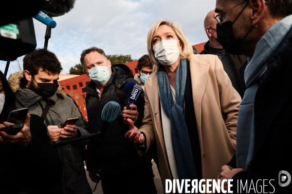 Marine le pen a beziers