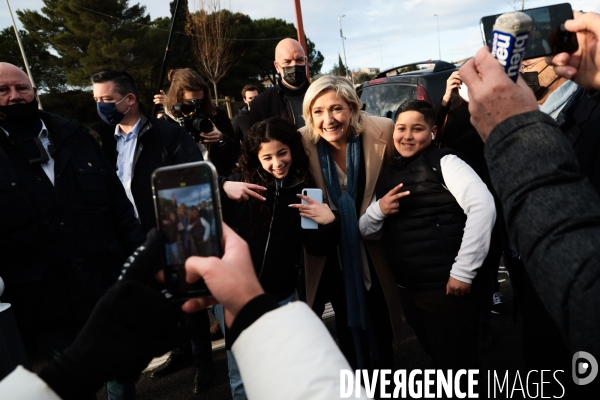 Marine le pen a beziers