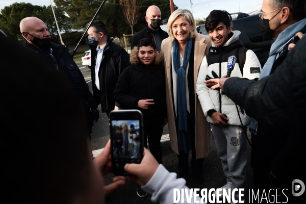 Marine le pen a beziers