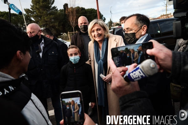 Marine le pen a beziers