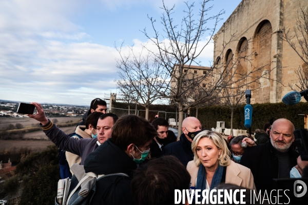 Marine le pen a beziers