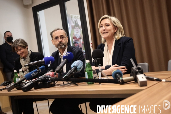 Marine le pen a beziers