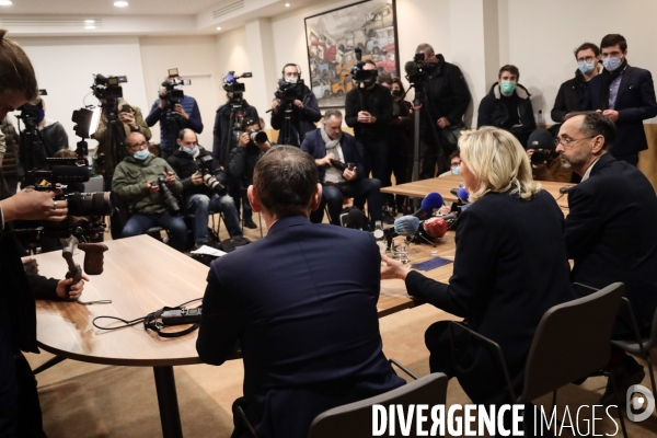 Marine le pen a beziers