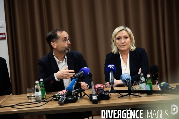 Marine le pen a beziers