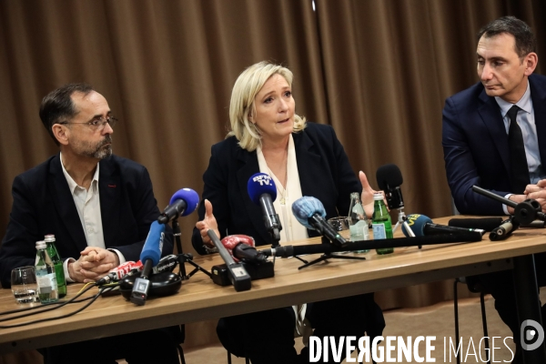 Marine le pen a beziers