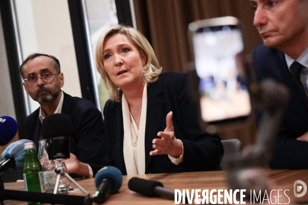 Marine le pen a beziers