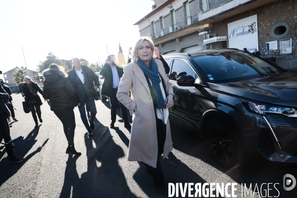 Marine le pen a beziers