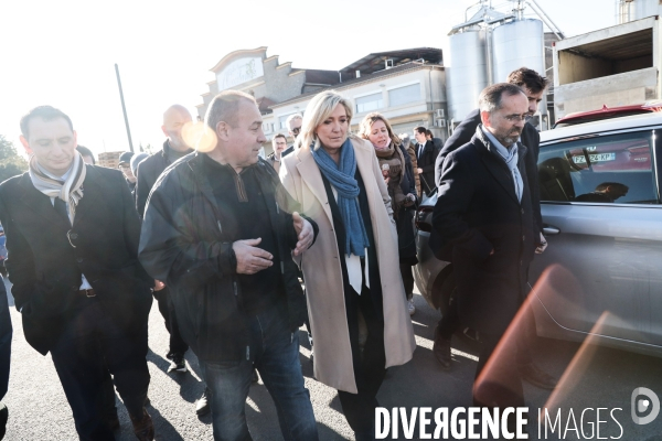 Marine le pen a beziers