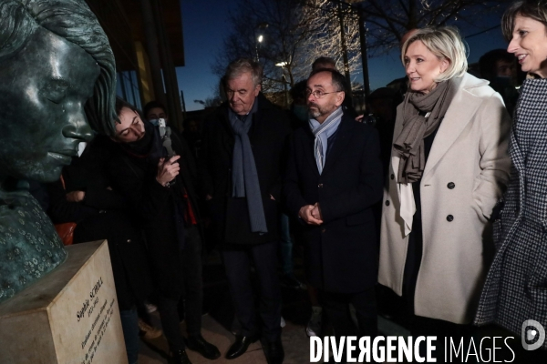 Marine le pen a beziers