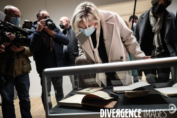 Marine le pen a beziers