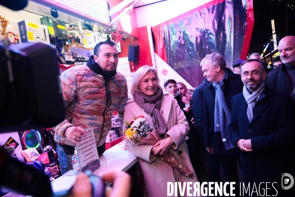 Marine le pen a beziers